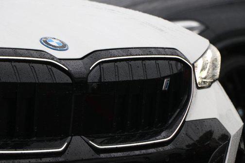 2025 BMW i5 eDrive40