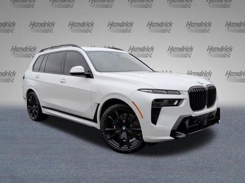 Mineral White Metallic 2027 BMW X7 xDrive40i