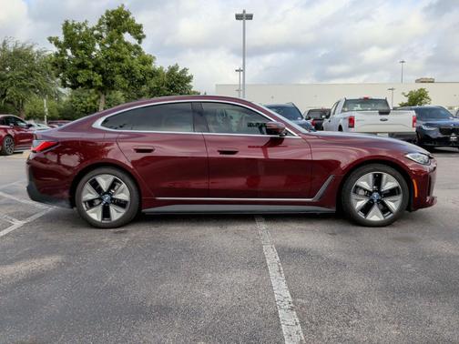 Aventurin Red Metallic 2023 BMW i4 Gran Coupe eDrive35