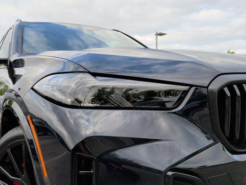 Carbon Black Metallic 2026 BMW X5 xDrive40i