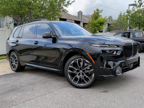 Black Sapphire Metallic 2026 BMW X7 xDrive40i