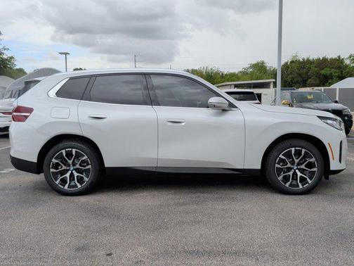 Mineral White Metallic 2026 BMW X3 30 xDrive