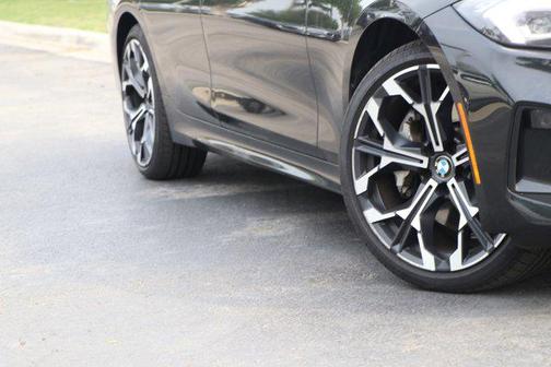 2025 BMW 330 i