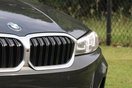 2025 BMW 330 i