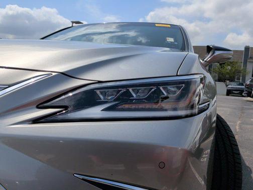 Atomic Silver 2021 Lexus ES 350 Ultra Luxury