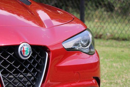 2017 Alfa Romeo Giulia Quadrifoglio