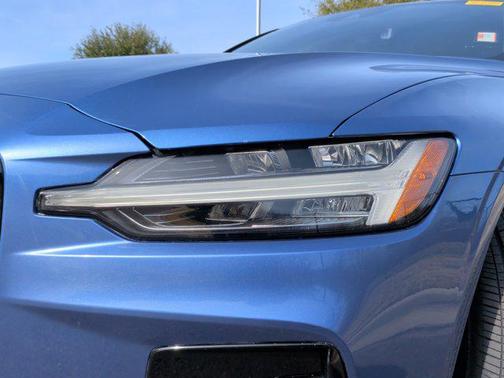 2021 Volvo S60 T5 R-Design