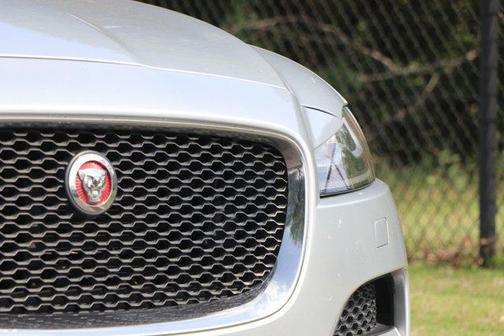 2017 Jaguar F-PACE 35t Prestige