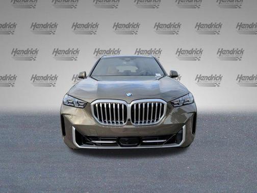 Manhattan Green Metallic 2026 BMW X5 xDrive40i