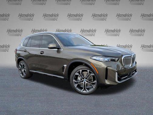 Manhattan Green Metallic 2026 BMW X5 xDrive40i