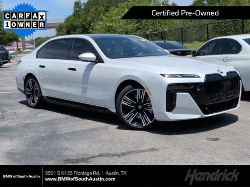 Mineral White Metallic 2025 BMW i7 eDrive50