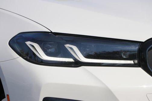 2022 BMW 530 i