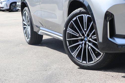 Space Silver Metallic 2025 BMW X1 xDrive28i