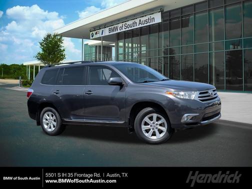 Magnetic Gray Metallic 2013 Toyota Highlander SE