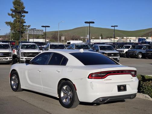 2015 Dodge Charger SXT