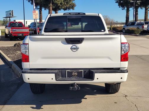 2021 Nissan Titan SV