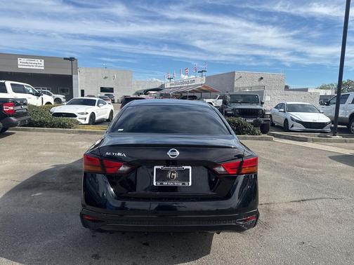 2022 Nissan Altima S FWD