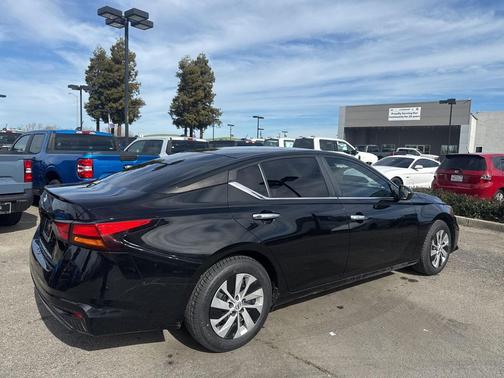 2022 Nissan Altima S FWD