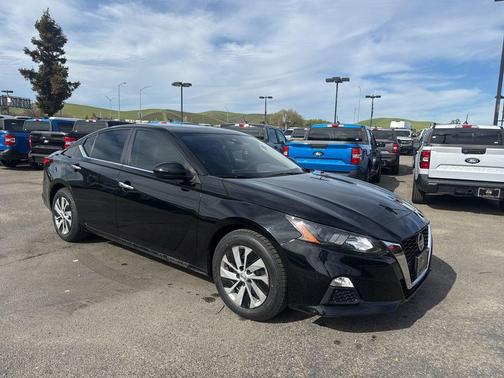 2022 Nissan Altima S FWD