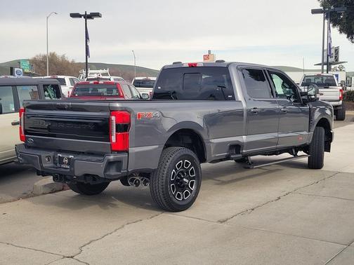 2025 Ford F-350 Platinum