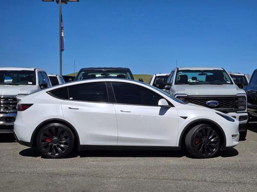 Pearl White Multi-Coat 2022 Tesla Model Y Performance Dual Motor All-Wheel Drive