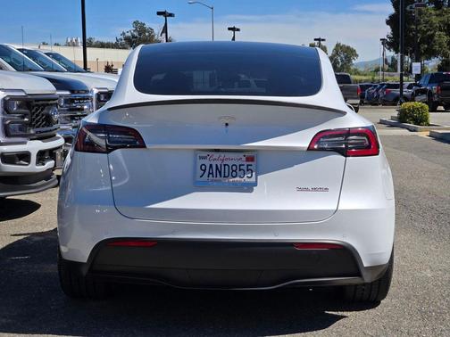 Pearl White Multi-Coat 2022 Tesla Model Y Performance Dual Motor All-Wheel Drive