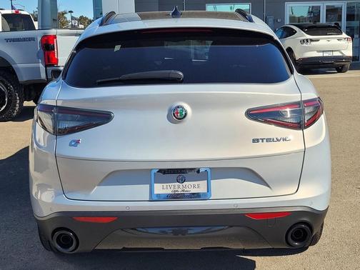 2025 Alfa Romeo Stelvio Sprint AWD
