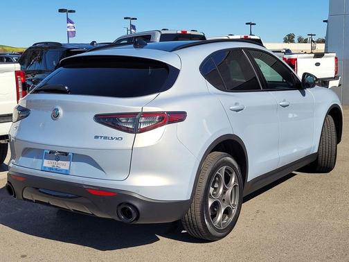 2025 Alfa Romeo Stelvio Sprint AWD