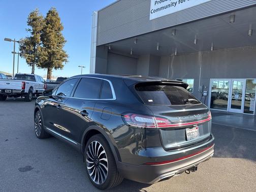 2022 Lincoln Nautilus Black Label