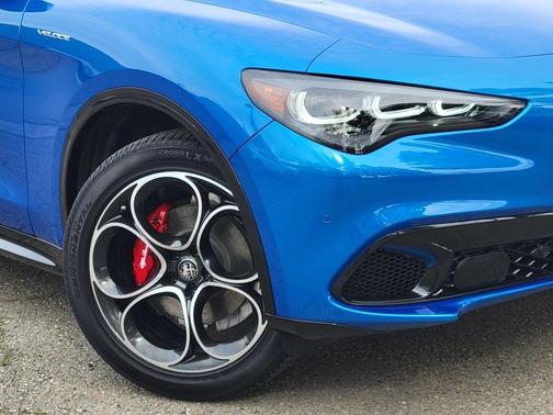 2025 Alfa Romeo Stelvio Sprint AWD
