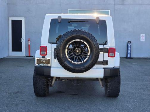 Bright White Clearcoat 2012 Jeep Wrangler Unlimited Altitude