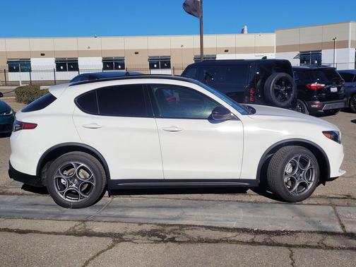 2025 Alfa Romeo Stelvio Sprint AWD
