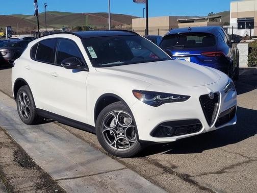 2025 Alfa Romeo Stelvio Sprint AWD