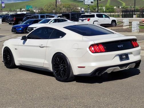 2017 Ford Mustang GT Premium