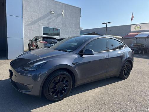 2023 Tesla Model Y Long Range Dual Motor All-Wheel Drive