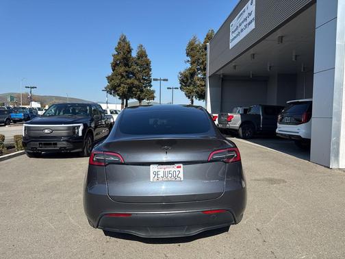 2023 Tesla Model Y Long Range Dual Motor All-Wheel Drive