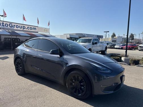 2023 Tesla Model Y Long Range Dual Motor All-Wheel Drive