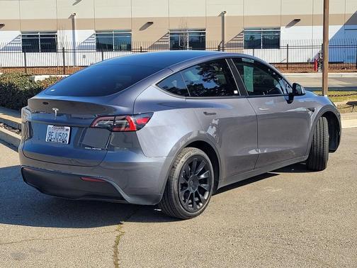 2023 Tesla Model Y Long Range Dual Motor All-Wheel Drive