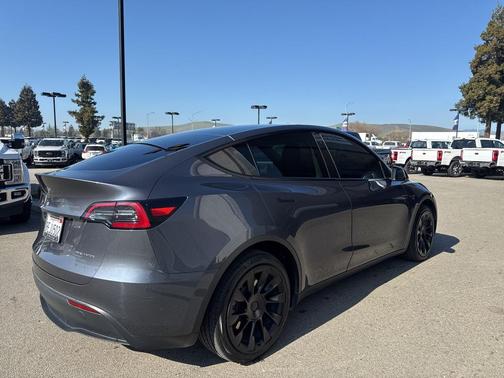 2023 Tesla Model Y Long Range Dual Motor All-Wheel Drive
