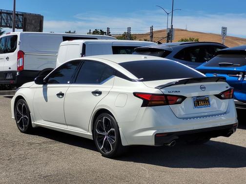 2023 Nissan Altima SR FWD