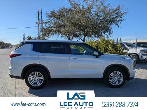 2024 Mitsubishi Outlander ES