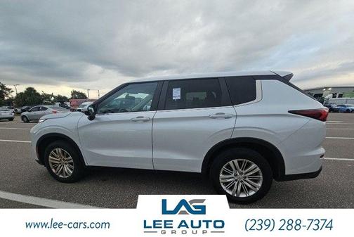 2024 Mitsubishi Outlander ES