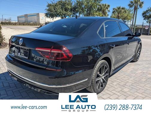 2018 Volkswagen Passat 2.0T R-Line