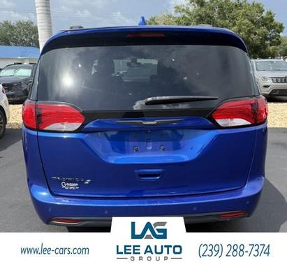 Ocean Blue Metallic 2018 Chrysler Pacifica Touring-L