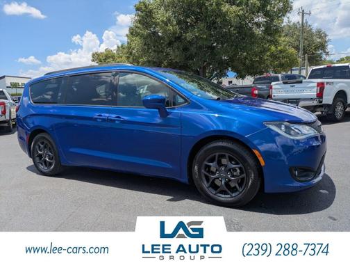 Ocean Blue Metallic 2018 Chrysler Pacifica Touring-L