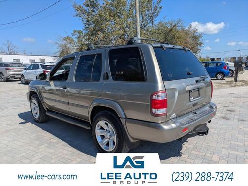 2003 Nissan Pathfinder LE