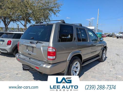 2003 Nissan Pathfinder LE