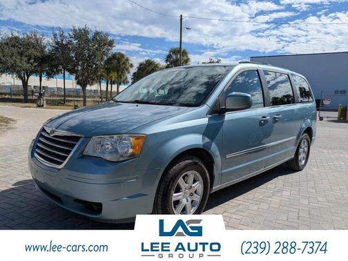 2010 Chrysler Town & Country Touring