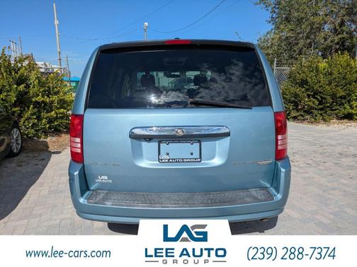 2010 Chrysler Town & Country Touring