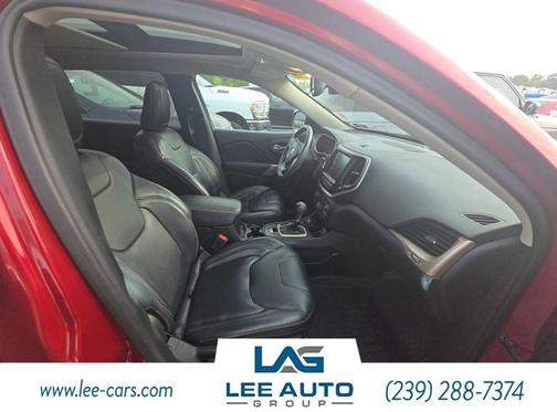 Deep Cherry Red Crystal Pearlcoat 2017 Jeep Cherokee Limited